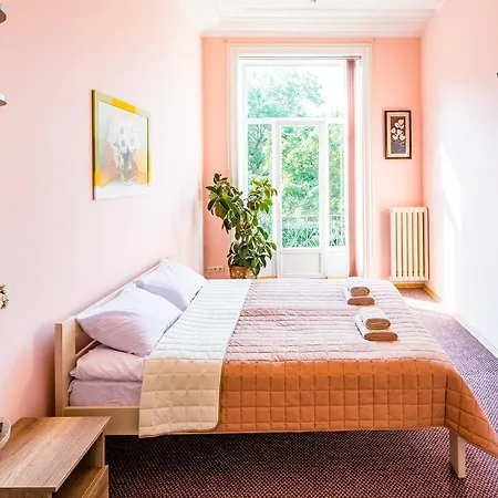 公寓 On Valova 9 利沃夫