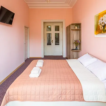 On Valova 9 * 利沃夫