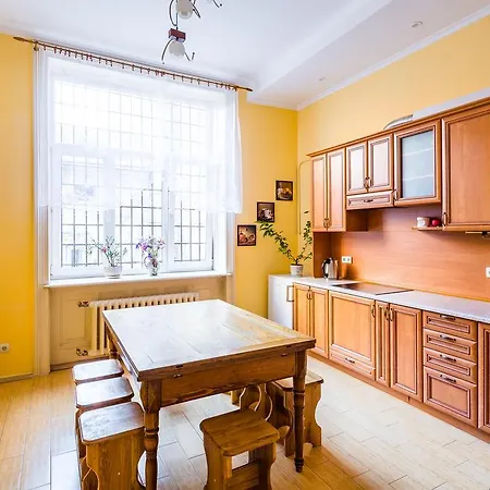Apartment On Valova 9 *