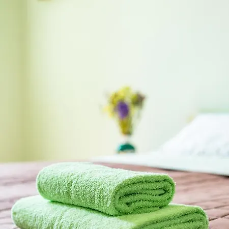 On Valova 9 Λβιβ