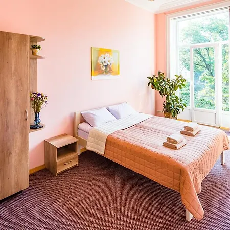 Apartamento On Valova 9 Leópolis