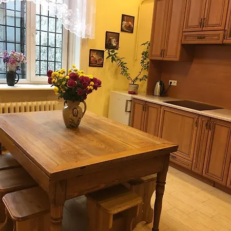 On Valova 9 إلفيف